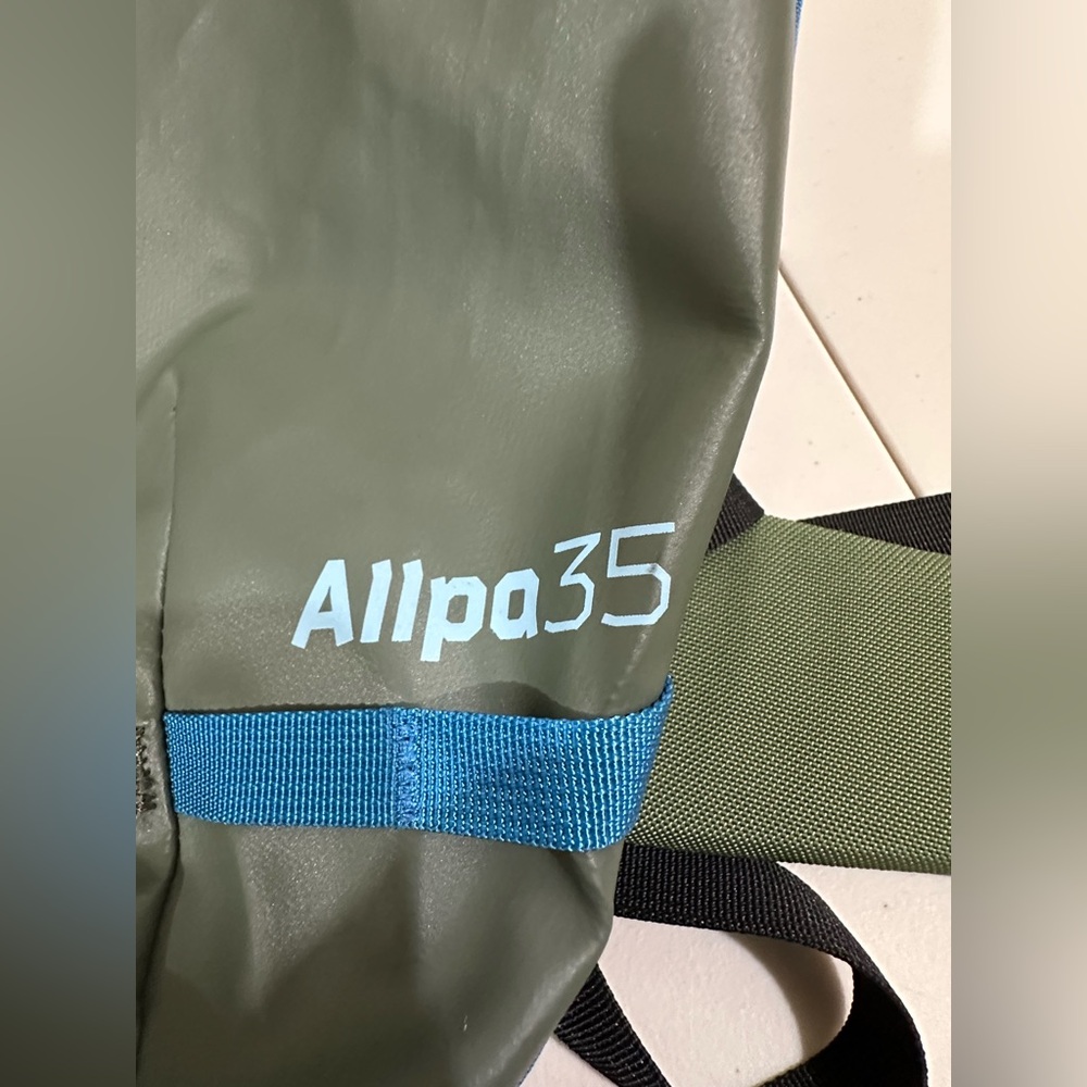 Cotopaxi Allpa 35L Backpack - Gray and Blue - Picture 3 of 7